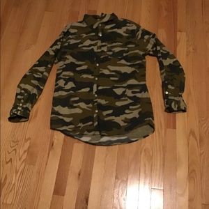 Red Snap Shirt  Size XL  in good condition